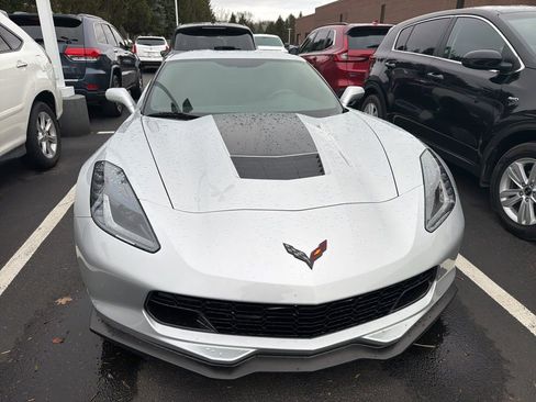 Used 2019 Chevrolet Corvette Stingray Coupe w/ 1LT image 5