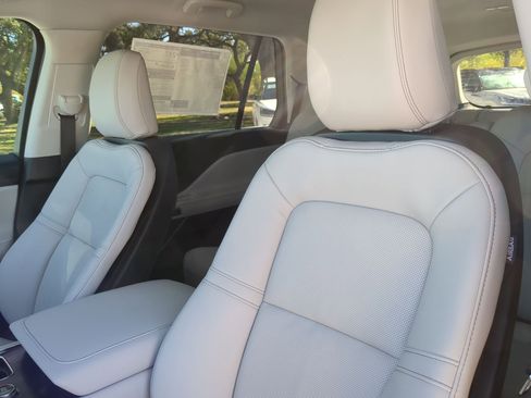 New 2026 Lincoln Aviator 2WD image 10