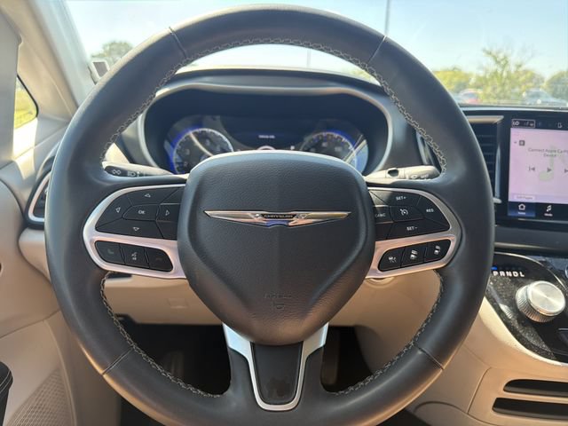 Used 2023 Chrysler Pacifica Touring-L FWD image 26