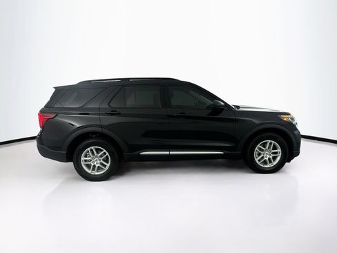 Used 2025 Ford Explorer Active AWD/4WD image 4