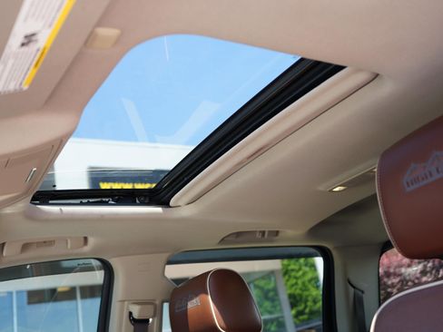 Used 2016 Chevrolet Silverado 1500 High Country w/ High Country Premium Package AWD/4WD image 18