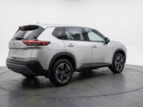 Used 2025 Nissan Rogue SV AWD/4WD image 9