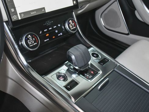 Used 2024 Jaguar XF R-Dynamic SE image 44