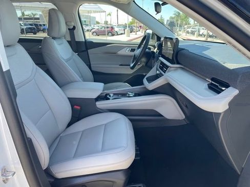 New 2026 Ford Explorer Active w/ Active Comfort Package RWD image 24