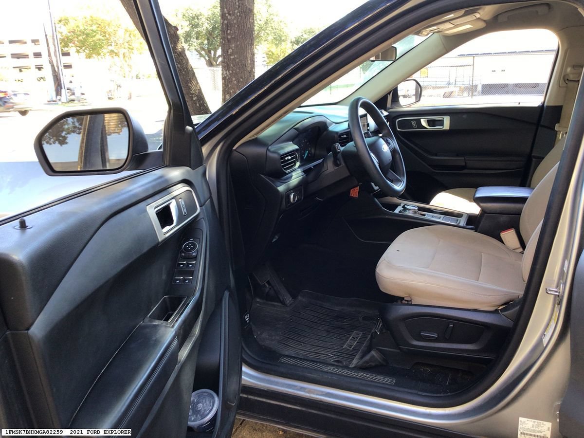 Used 2021 Ford Explorer 2WD image 8