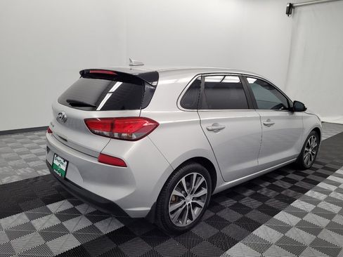 Used 2018 Hyundai Elantra GT FWD image 9