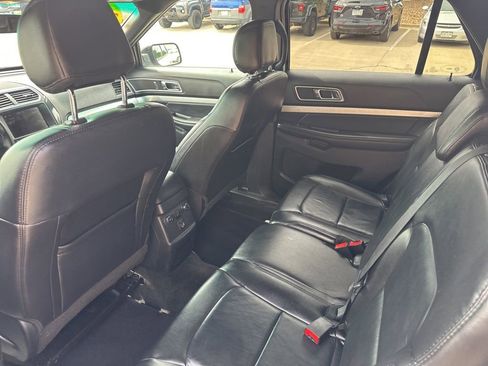 Used 2017 Ford Explorer XLT w/ Equipment Group 202A FWD image 16