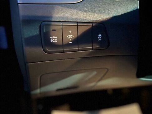 Used 2016 Hyundai Elantra SE FWD image 16