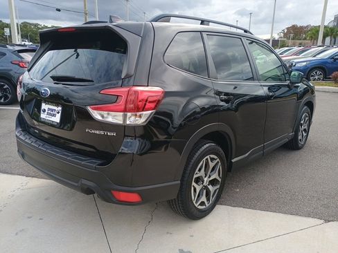 Used 2020 Subaru Forester Premium image 5