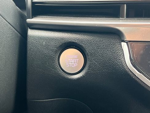 Certified 2025 Kia Sorento S image 36