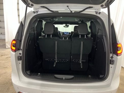 New 2026 Chrysler Pacifica Select AWD/4WD image 11