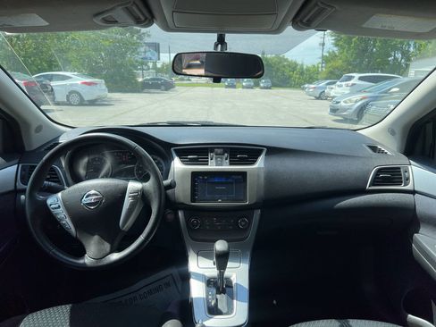 Used 2014 Nissan Sentra SR w/ SR Driver Package FWD image 13