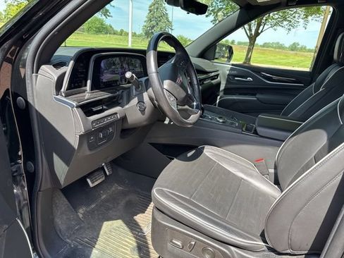 Used 2022 Cadillac Escalade Sport w/ Touring Package AWD/4WD image 13