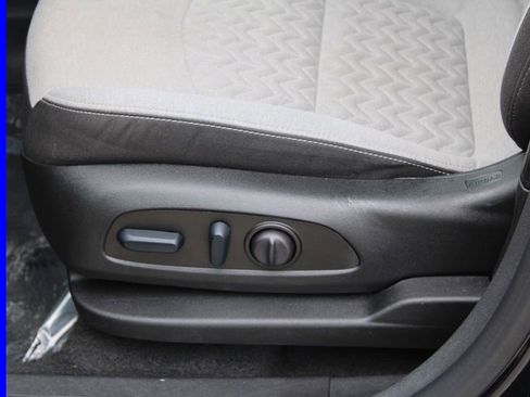 Used 2024 Chevrolet Equinox LT image 14