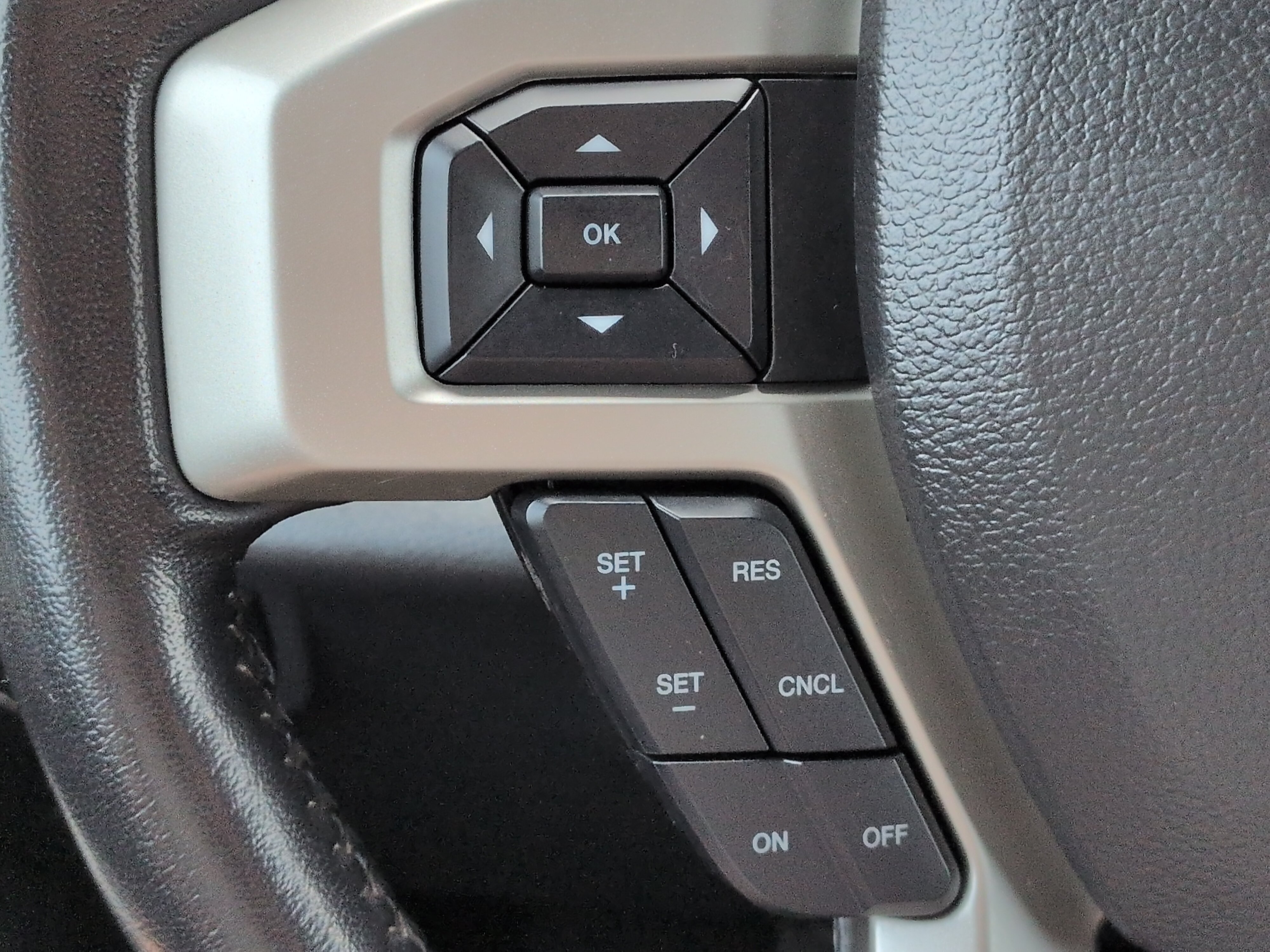 Certified 2022 Ford F250 Lariat w/ Lariat Ultimate Package AWD/4WD image 24