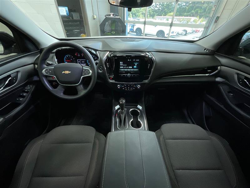 Used 2018 Chevrolet Traverse LS AWD/4WD image 24