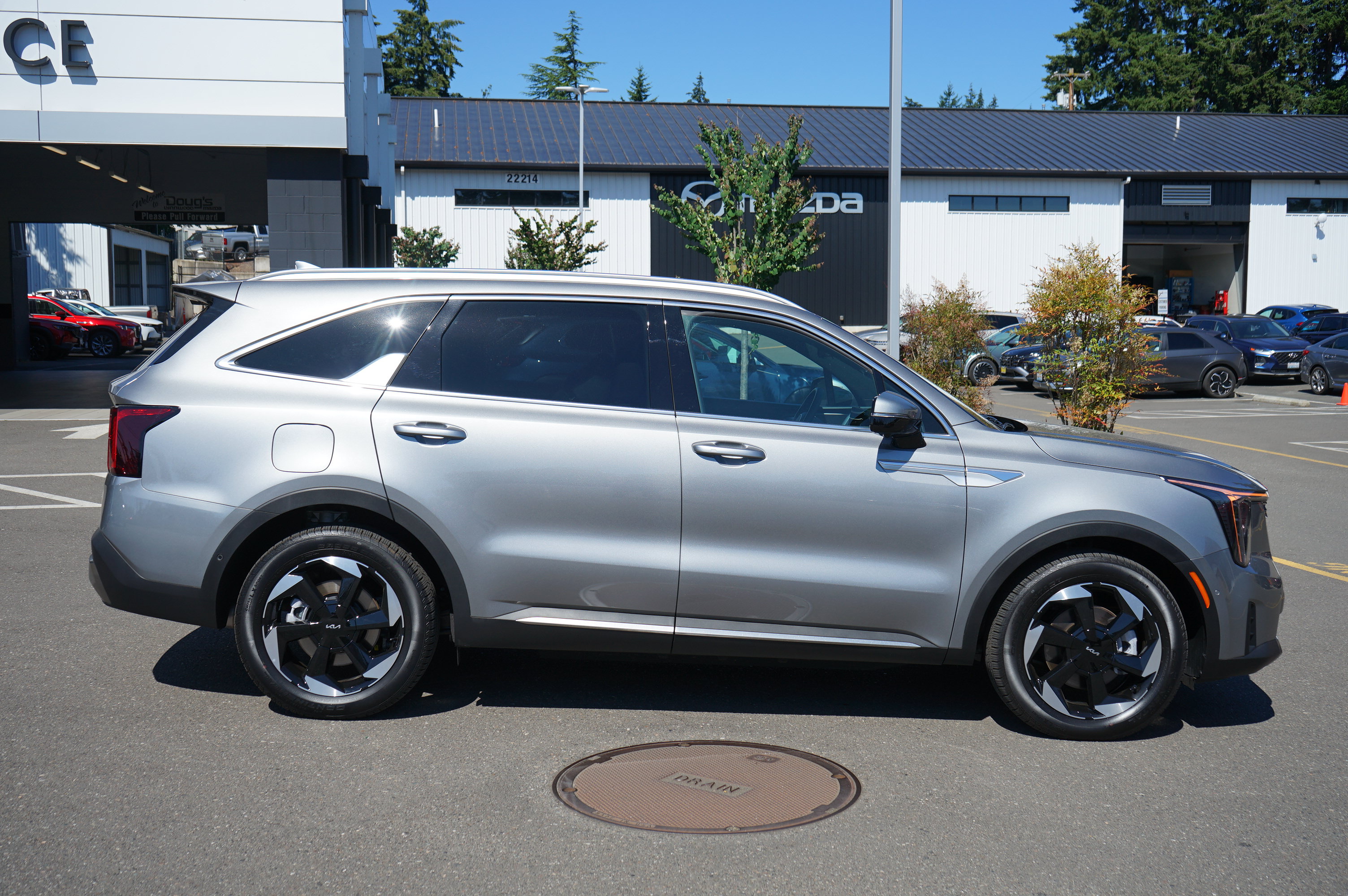Used 2025 Kia Sorento SX Prestige AWD/4WD image 2