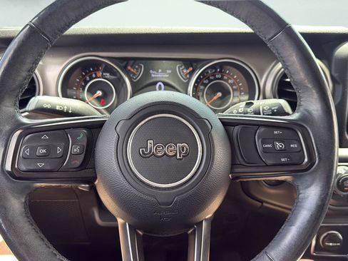 Used 2018 Jeep Wrangler Sport AWD/4WD image 14