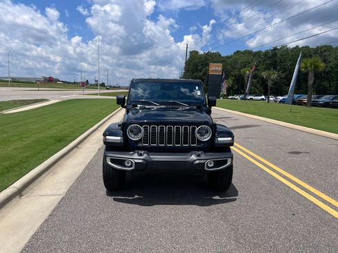 Certified 2025 Jeep Wrangler Unlimited Sahara AWD/4WD image 11