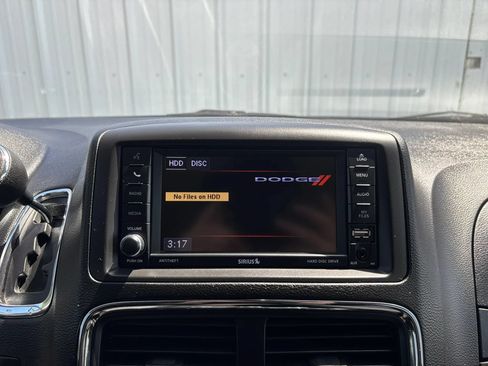 Used 2019 Dodge Grand Caravan SE w/ UConnect Hands-Free Group FWD image 26