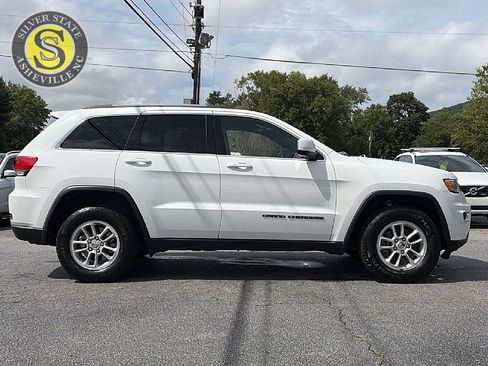 Used 2019 Jeep Grand Cherokee Laredo AWD/4WD image 7