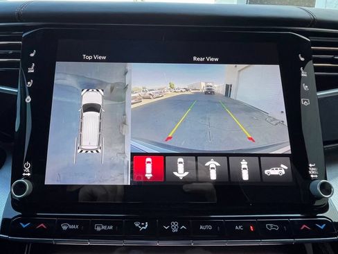 Certified 2022 Jeep Grand Wagoneer Series III w/ Rear Seat Video Group 1 AWD/4WD image 19