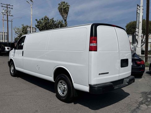 Used 2019 Chevrolet Express 3500 Extended w/ Driver Convenience Package image 2