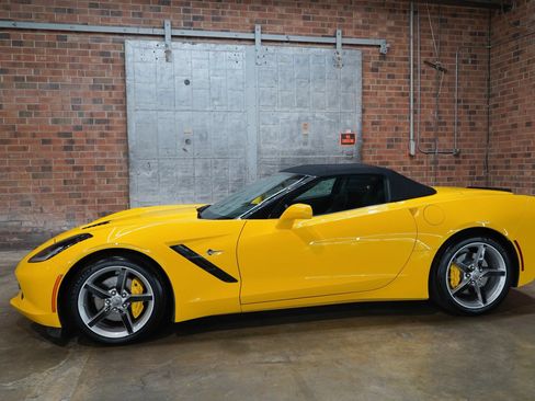 Used 2014 Chevrolet Corvette Stingray Convertible w/ 3LT Preferred Equipment Group RWD image 9