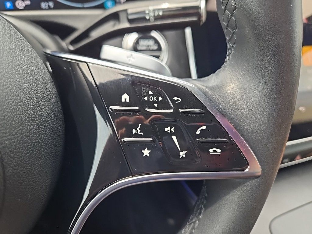 Used 2025 Mercedes-Benz E 350 4MATIC Sedan image 20