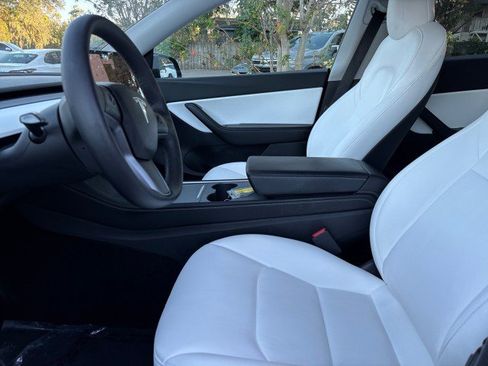 Used 2021 Tesla Model Y Performance image 10