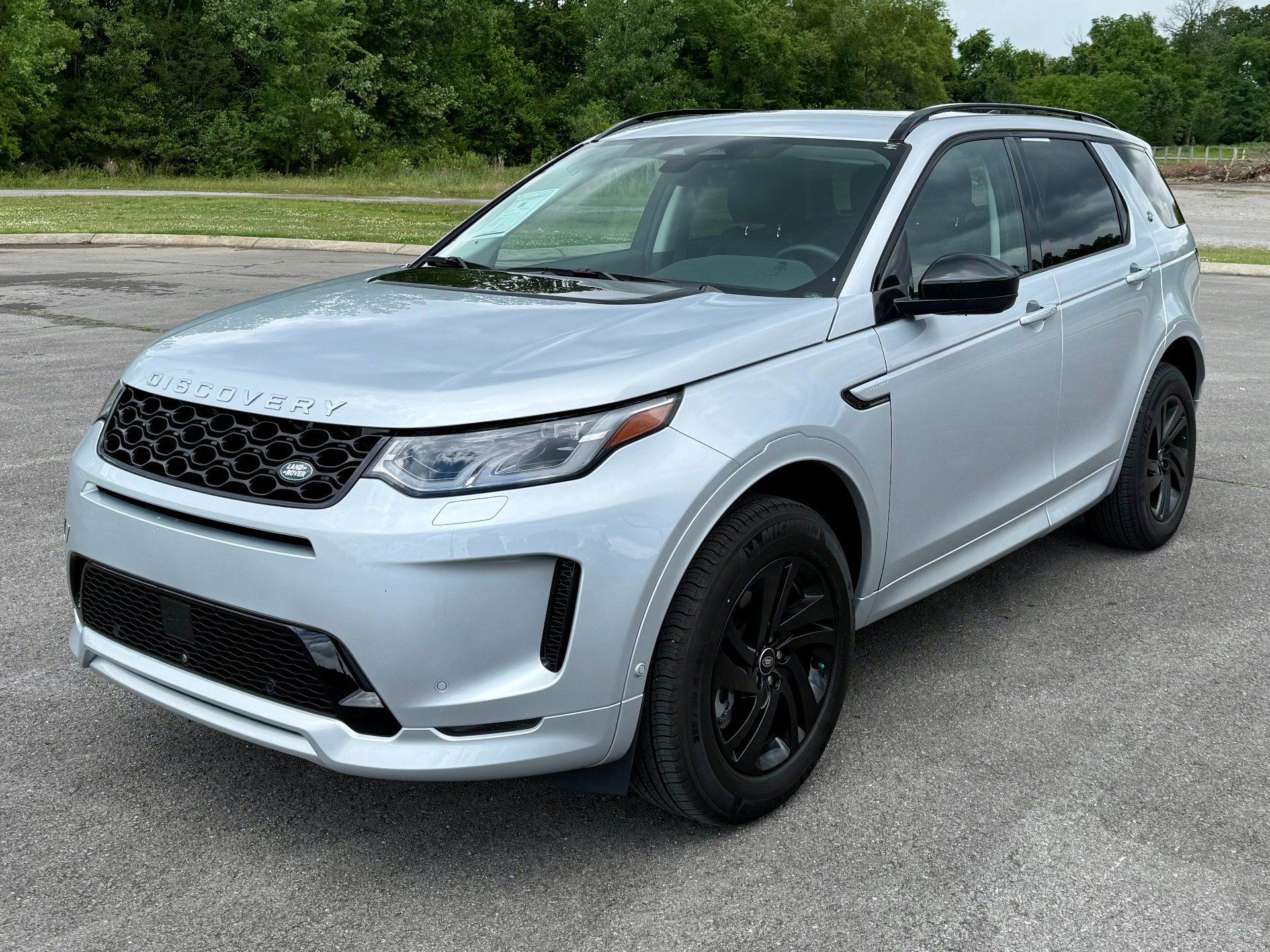 Used 2025 Land Rover Discovery Sport S AWD/4WD image 2