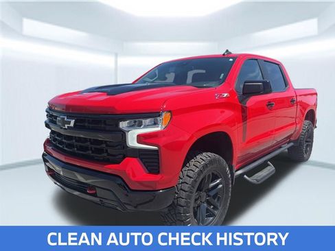 Used 2024 Chevrolet Silverado 1500 LT Trail Boss w/ Convenience Package II AWD/4WD image 2