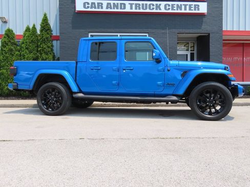 Used 2022 Jeep Gladiator Overland AWD/4WD image 3