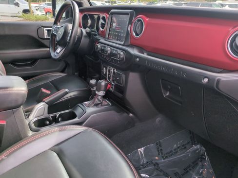 Used 2022 Jeep Wrangler Unlimited Rubicon AWD/4WD image 44
