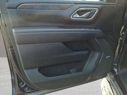 Used 2022 Chevrolet Tahoe LT w/ Luxury Package image 16