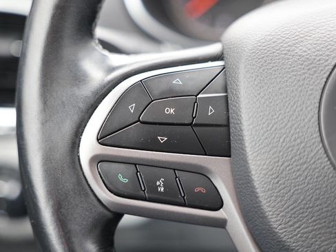 Used 2019 Jeep Cherokee Limited image 22