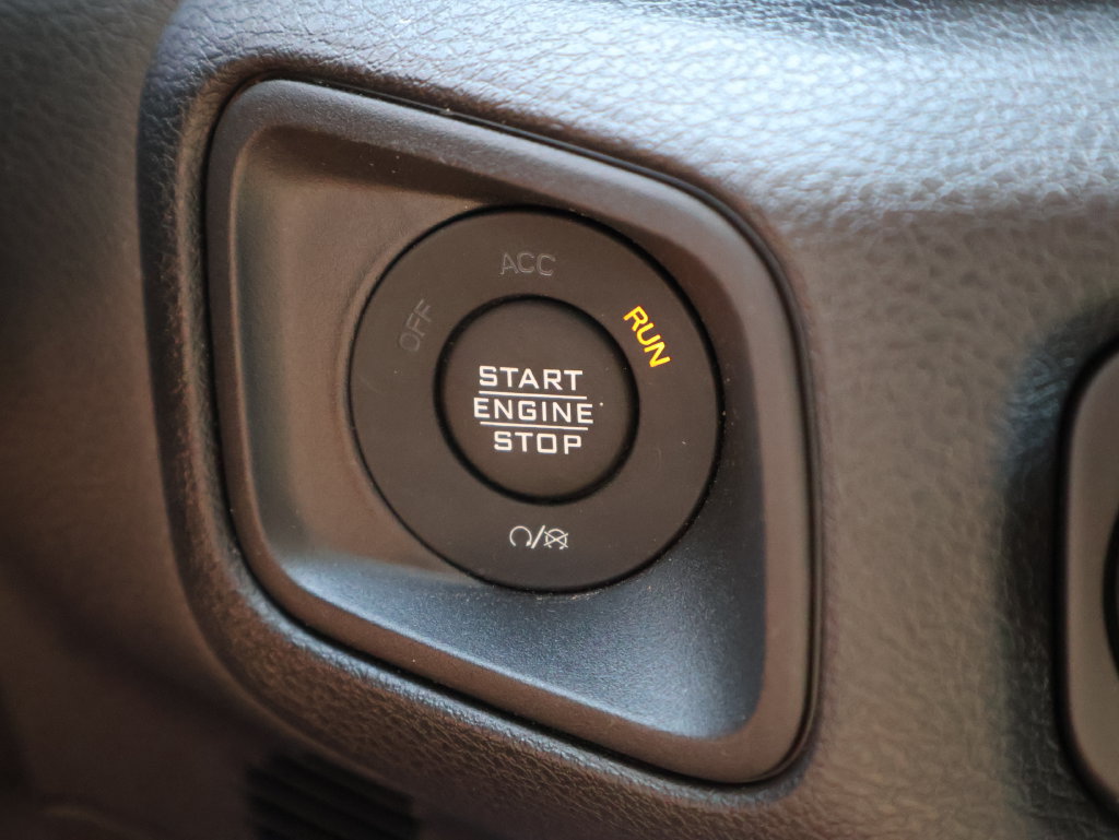 Used 2024 Jeep Wrangler Unlimited AWD/4WD image 30
