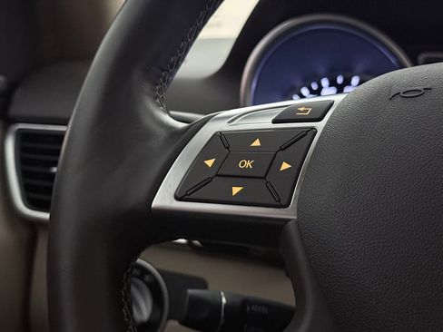 Used 2015 Mercedes-Benz ML 350 4MATIC w/ Premium 1 Package image 38