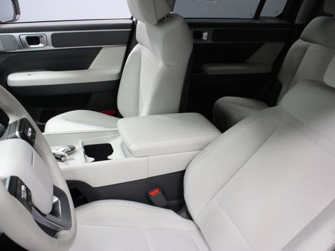 Used 2024 Hyundai Santa Fe SE AWD/4WD image 23