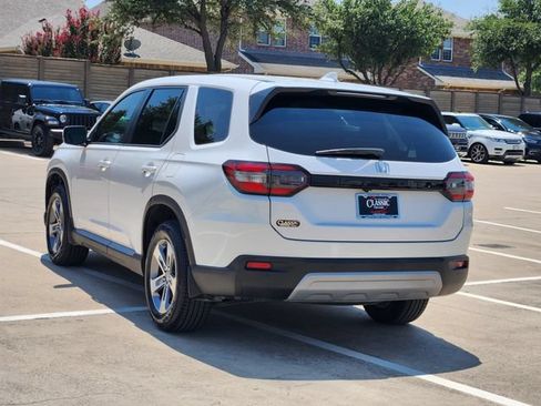 Used 2025 Honda Pilot EX-L image 3
