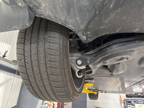 Used 2023 Tesla Model Y Performance image 30