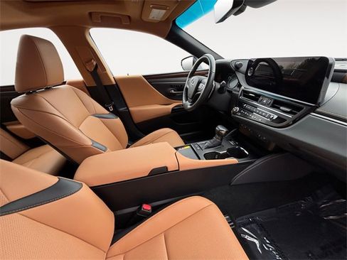 Used 2025 Lexus ES 300h w/ Premium Package image 14