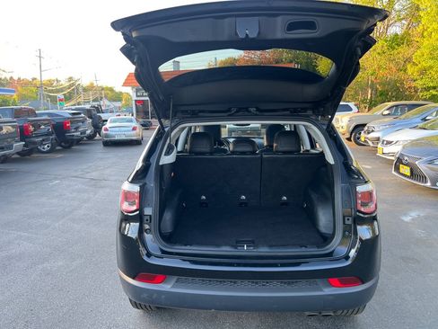 Used 2018 Jeep Compass Limited w/ Navigation Group AWD/4WD image 5