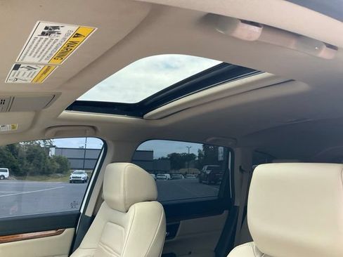 Used 2018 Honda CR-V Touring image 7