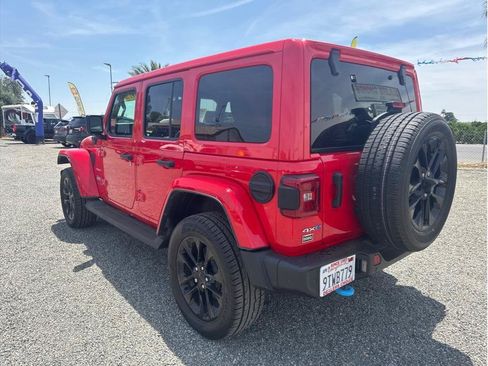 Used 2022 Jeep Wrangler Unlimited Sahara w/ Cold Weather Group AWD/4WD image 6