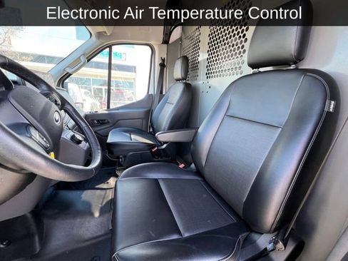 Used 2022 Ford E-Transit Medium Roof image 4