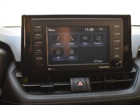 Used 2021 Toyota RAV4 LE AWD/4WD image 33