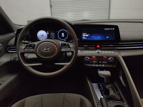 Used 2024 Hyundai Elantra SEL image 22
