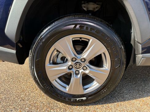 Used 2022 Toyota RAV4 XLE image 6
