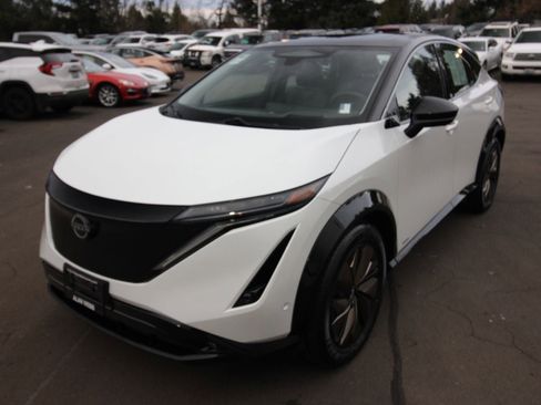 Used 2023 Nissan Ariya FWD image 7